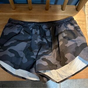 Old Navy Active Black Camo Go-Dry Shorts